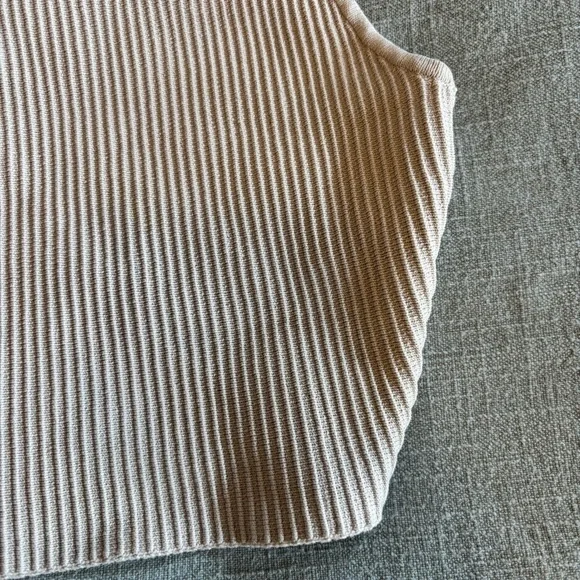 Babaton Beige Sculpt Knit Crop Top - size M - Picture 2 of 6
